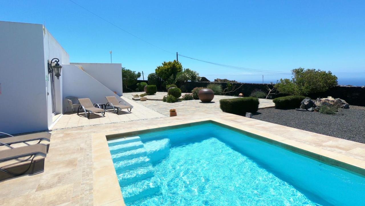 Villa Essence - A Unique Detached Villa With A-C, Heated Private Pool, Hottub, Gardens, Patios And Stunning Views! Tías Kültér fotó