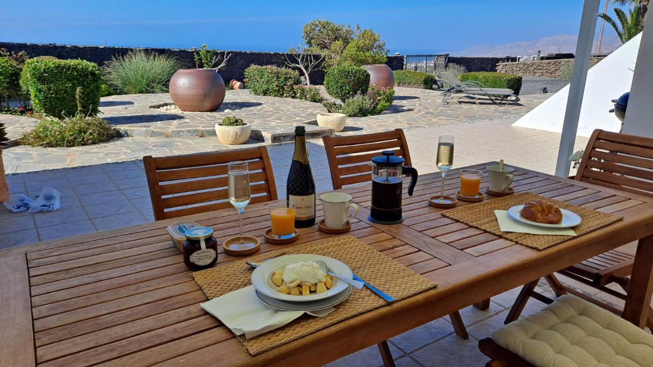 Villa Essence - A Unique Detached Villa With A-C, Heated Private Pool, Hottub, Gardens, Patios And Stunning Views! Tías Kültér fotó