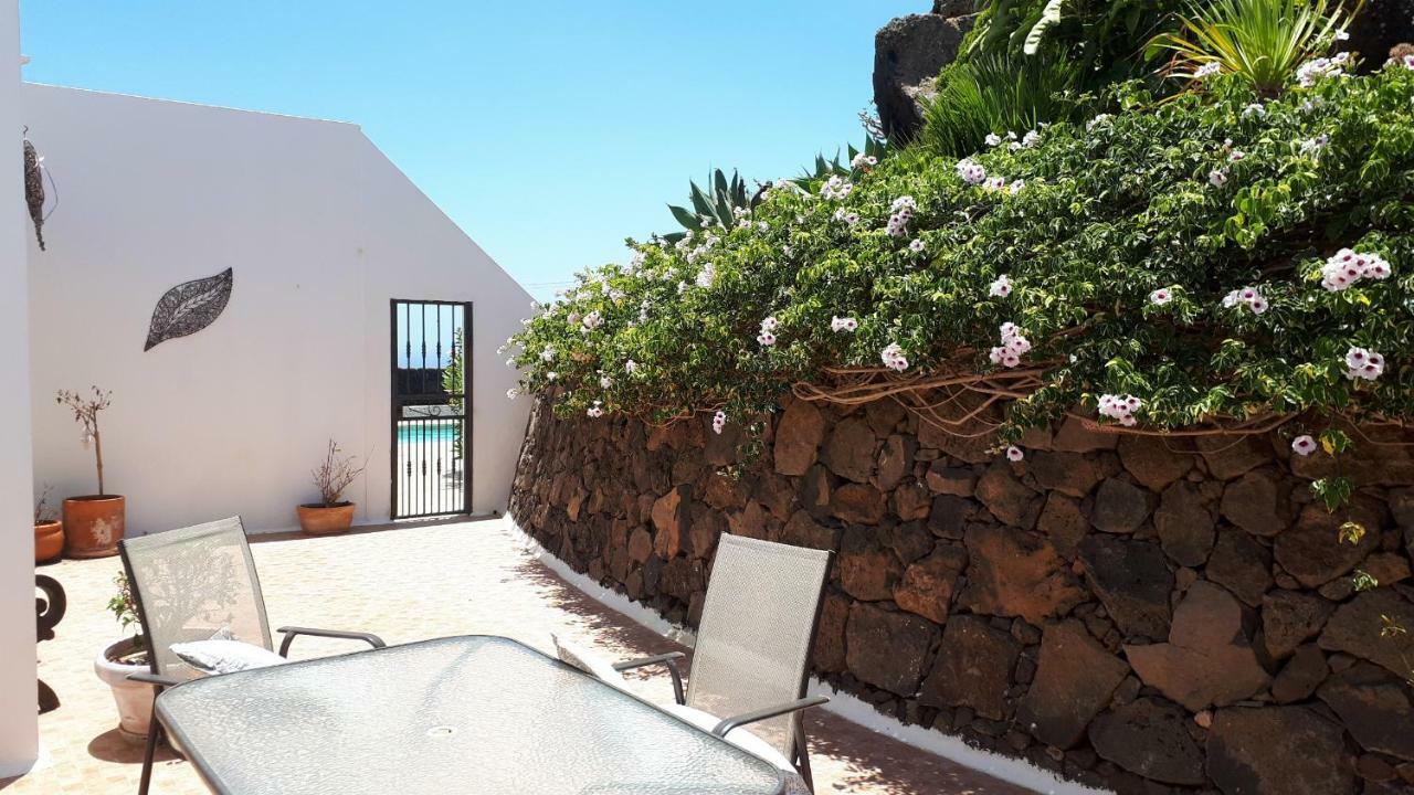 Villa Essence - A Unique Detached Villa With A-C, Heated Private Pool, Hottub, Gardens, Patios And Stunning Views! Tías Kültér fotó